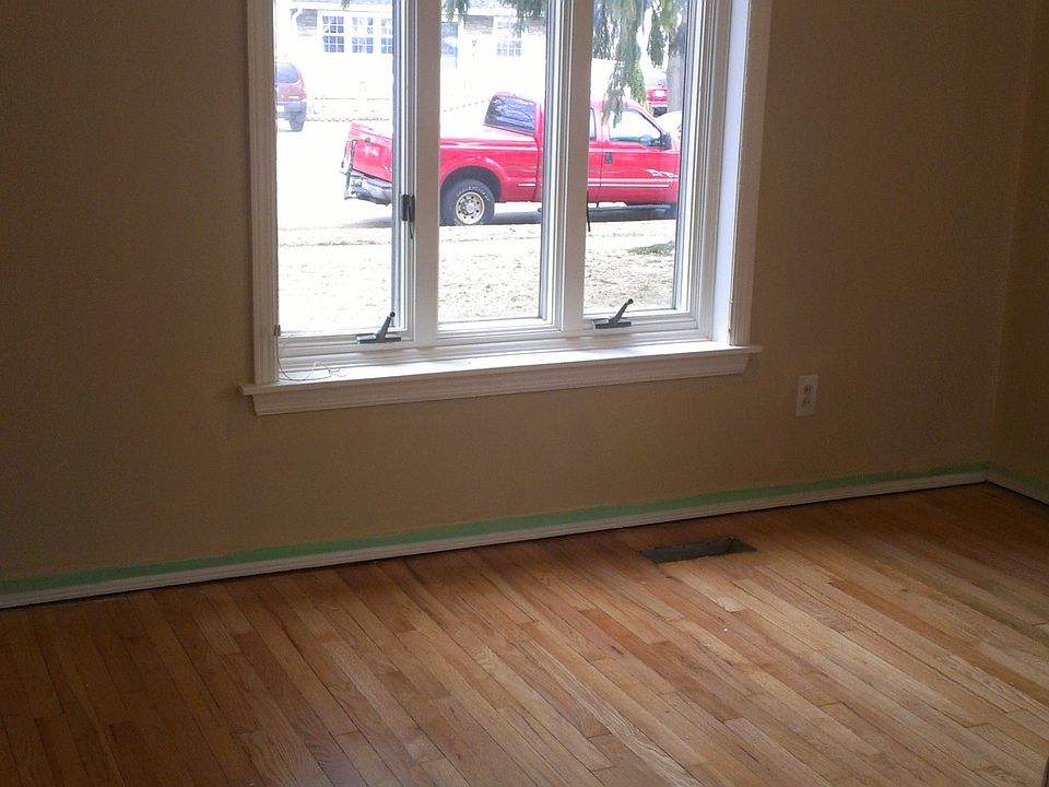 2nd image of 120 Earl Ave