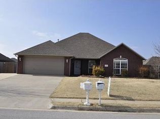3020 Mueller St, Springdale, AR 72764