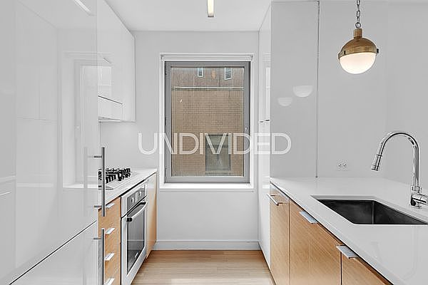 1st image of 303 E 33rd St APT 4G
