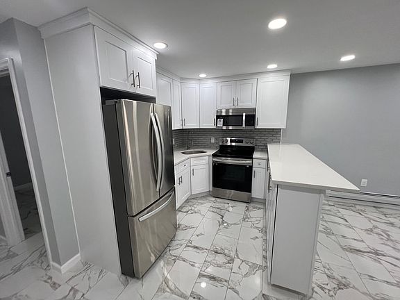 2nd image of 29 Belmont Cir #2