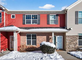 7769 Madelyn Creek Dr, Victoria, MN 55386