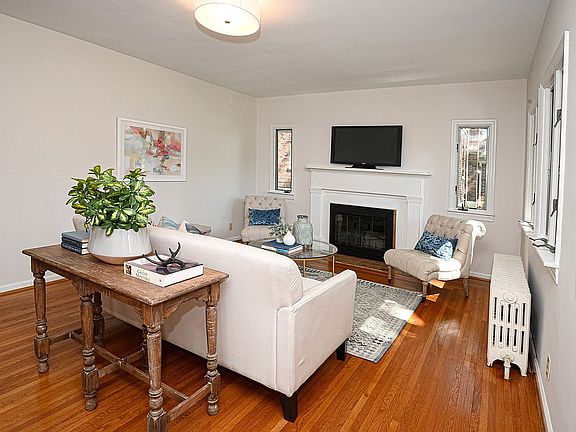 5th image of 728 Mannington Ave