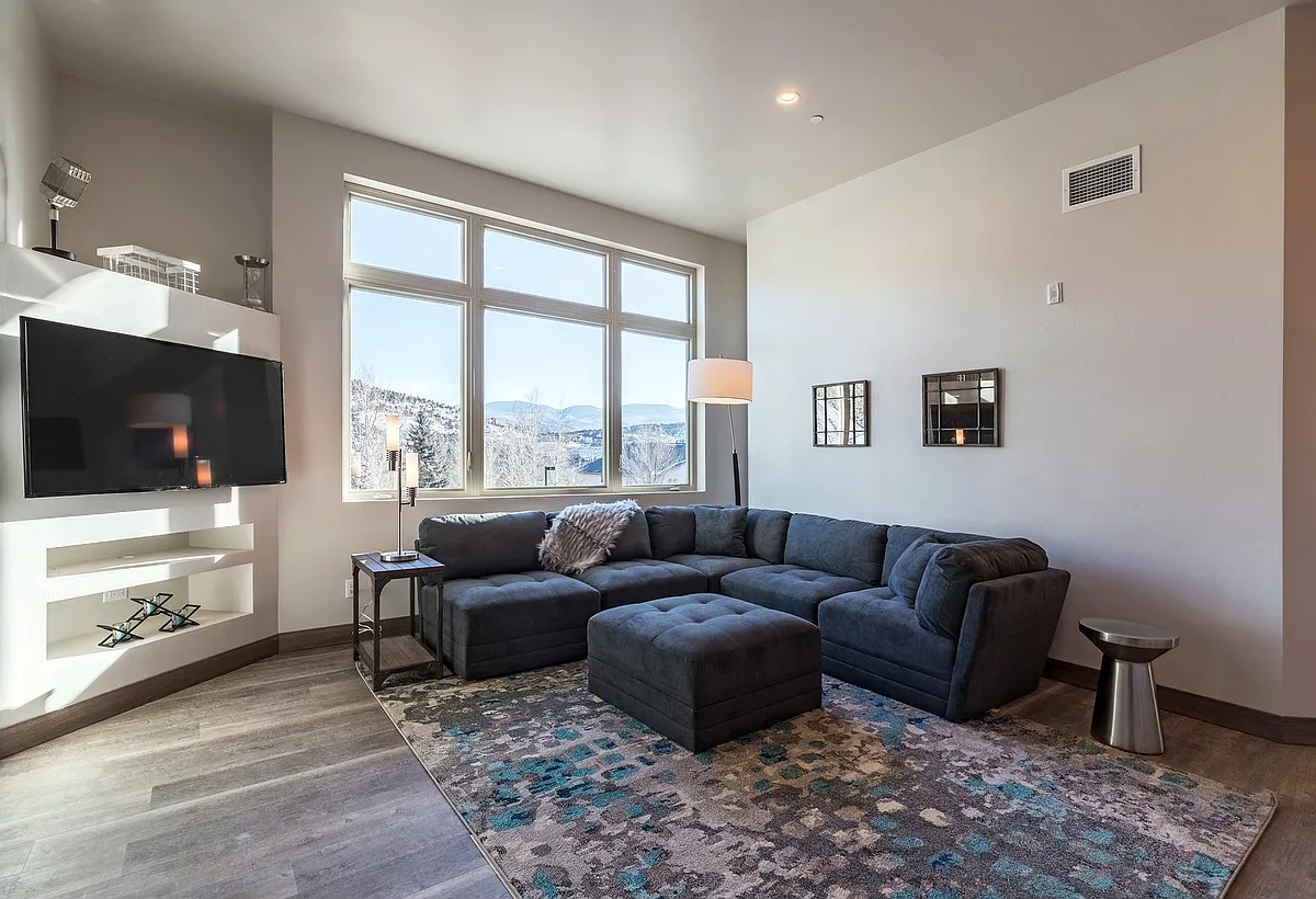 Building Photo - Chambers Lofts LLC
