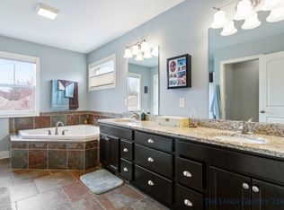 16825 Birchview Dr, Nunica, MI 49448