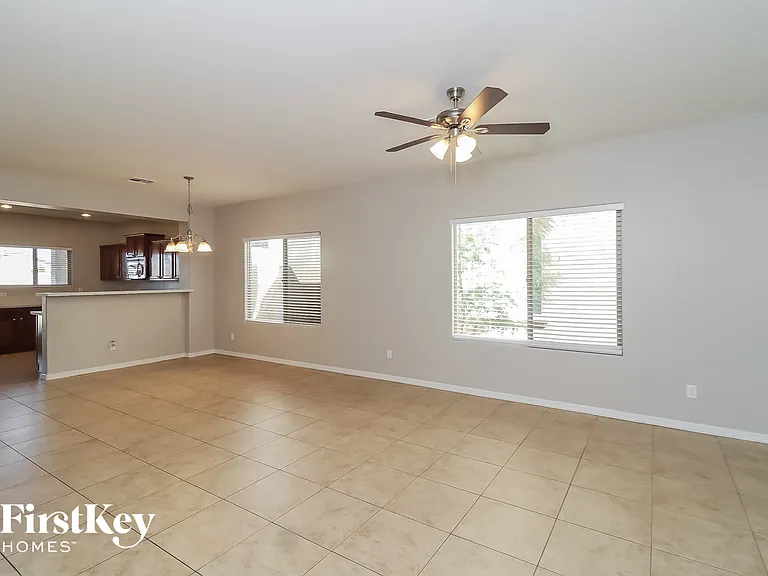 11144 E Sutter Ave — Photo 4