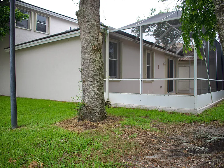 4907 Pelican Mnr — Photo 12