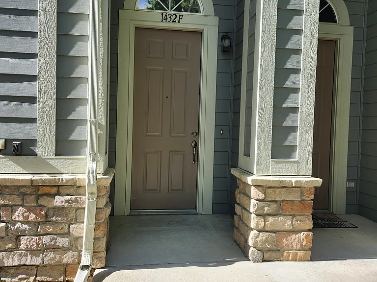 1432 Whitehall Dr #F — Photo 4
