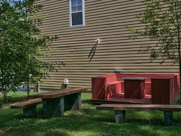 1864 Belle Vue Way — Photo 31