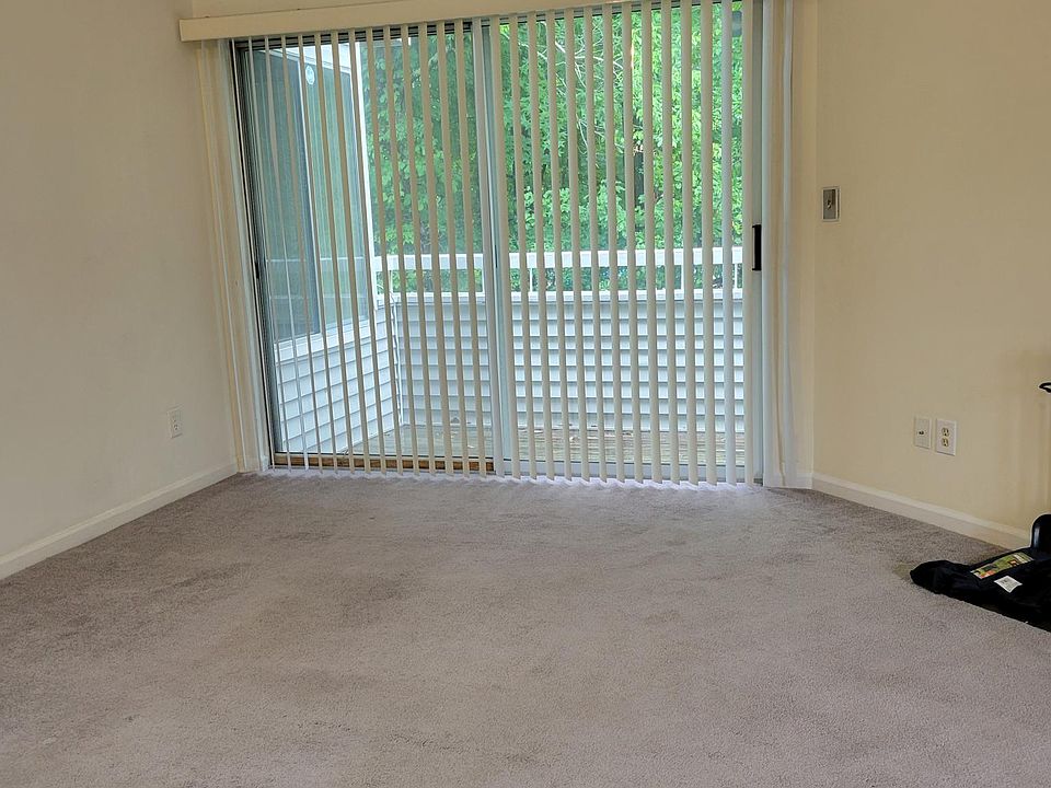 Living room/ balcony