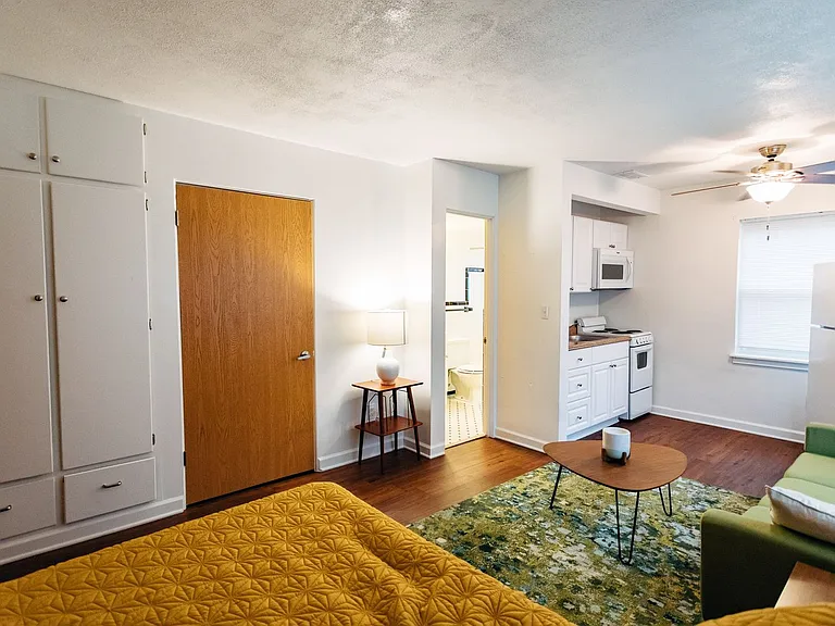 501 W Hillsdale — Photo 10