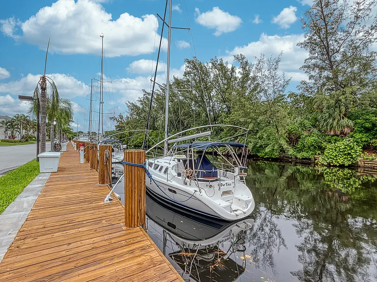6429 Bay Club Dr #3 — Photo 31