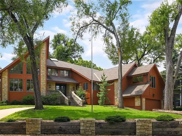 9964 Hemlock Dr, Overland Park, KS 66212