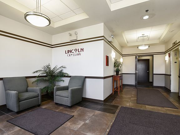 3rd image of 5588 N Lincoln Ave APT 304