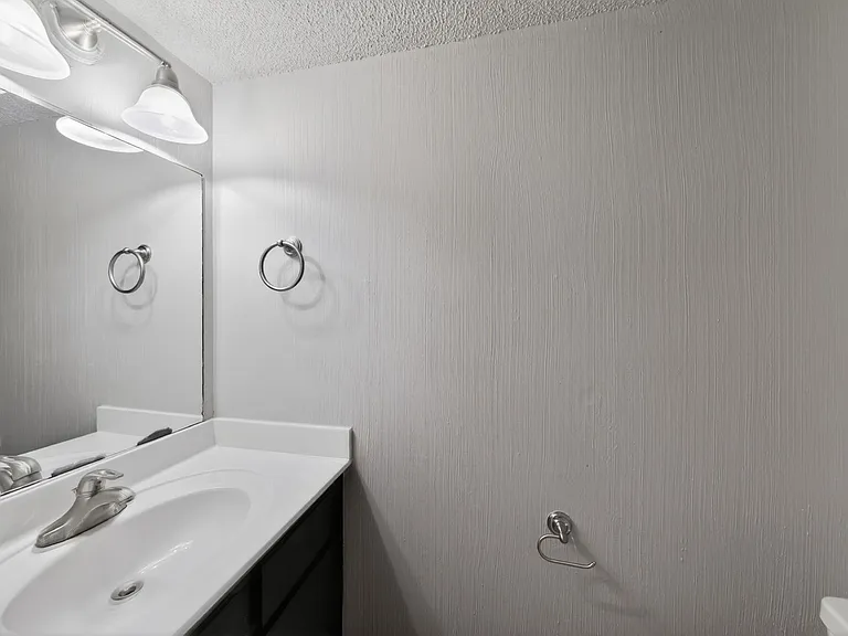 2456 N Brophy Cir #2 — Photo 6