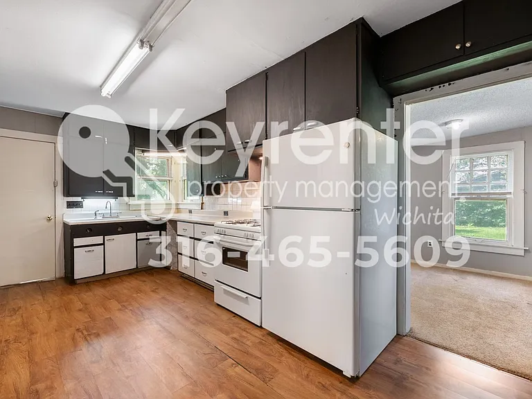 325 N Tracy St — Photo 15