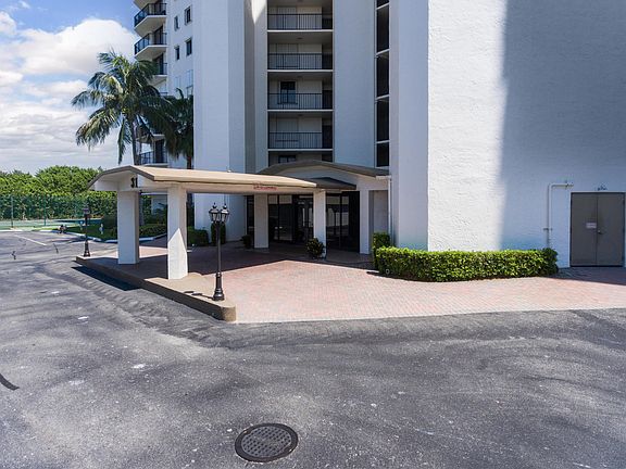 5th image of 3150 N Highway A1a #905