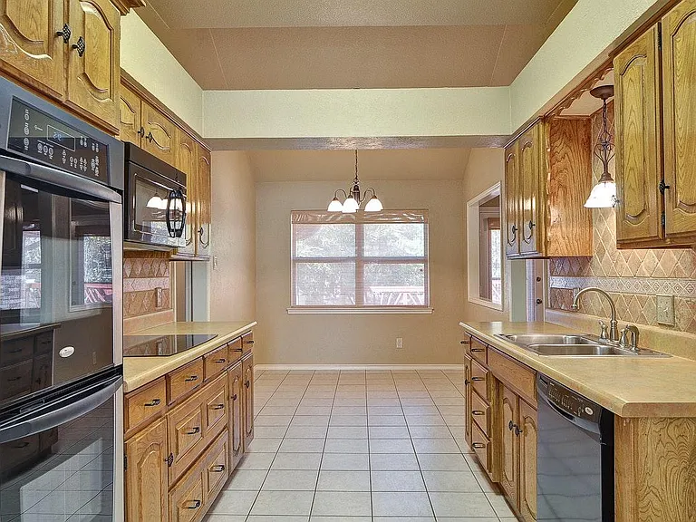 316 Bremen Dr — Photo 7