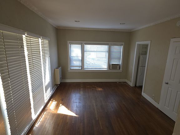 3rd image of 1221 E 6th St #1