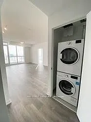 Building Photo - 38 Manor Rd E #2304