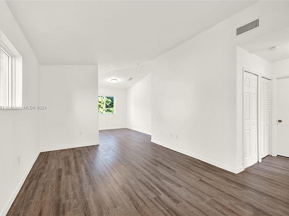 2nd image of 3385 NE 10th St Unit 202