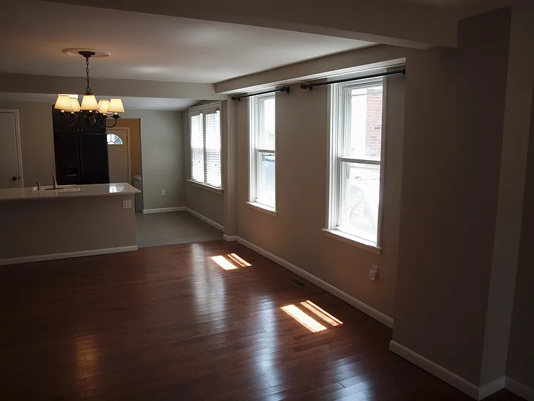 4377 Manayunk Ave — Photo 4
