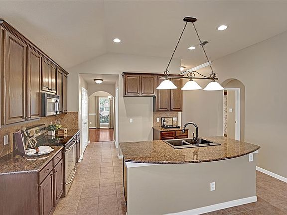 2nd image of 2619 Brown Pelican Ln