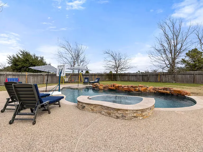14190 Brushwood Dr — Photo 38