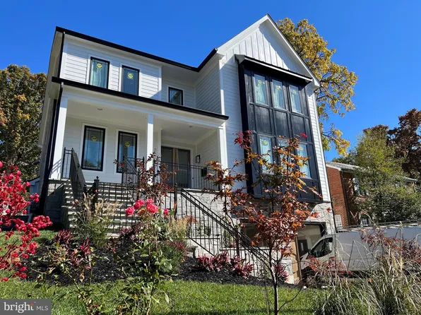 2725 Arlington Ridge Rd, Arlington, VA 22202