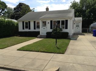 97 Fuller St, Pawtucket, RI 02861