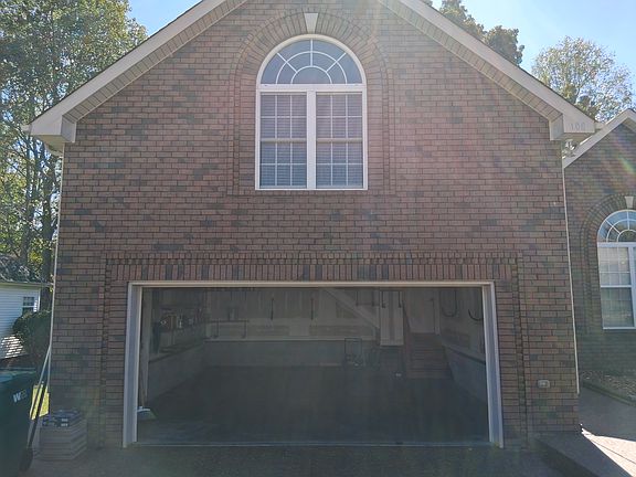 2nd image of 108 E Winterberry Trl