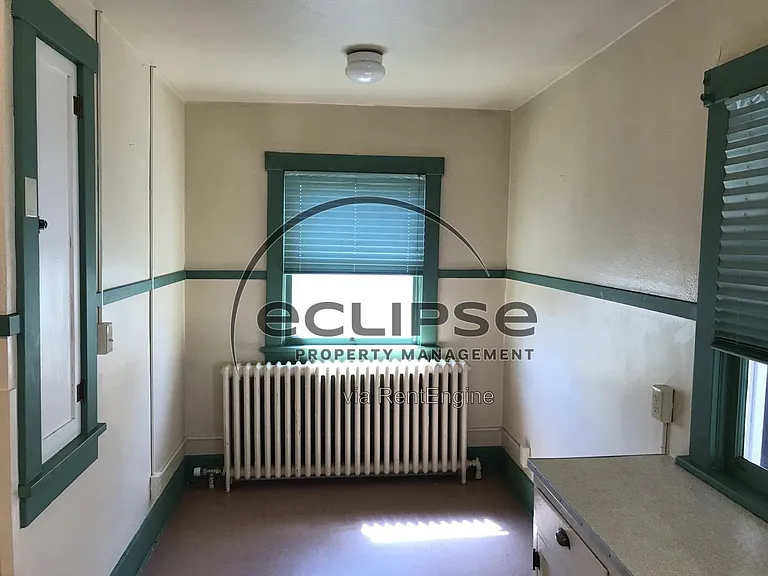711 2nd St #4 — Photo 14