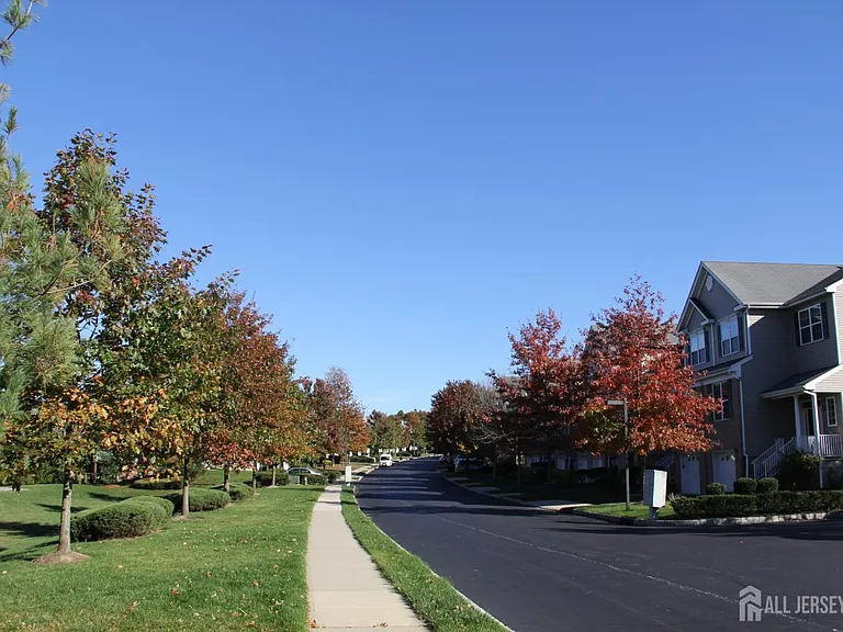 72 Truman Ave — Photo 29