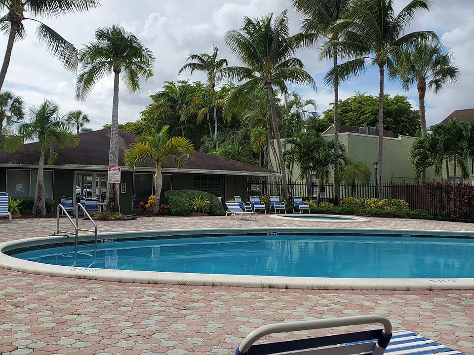 2nd image of 8307 SW 142nd Ave #108