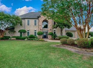 9066 N Point Dr, Beach City, TX 77523