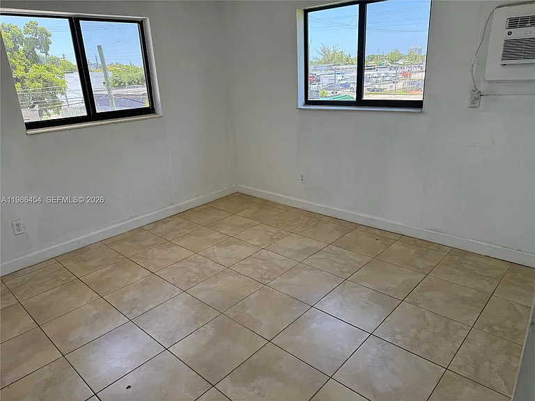 180 NE 71st St #9 — Photo 7