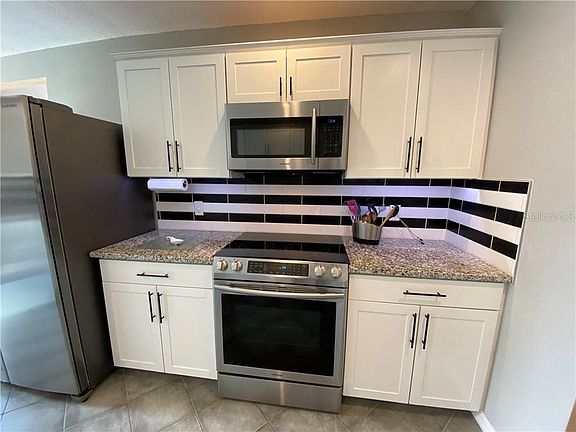 4th image of 802 Alta Vista Dr