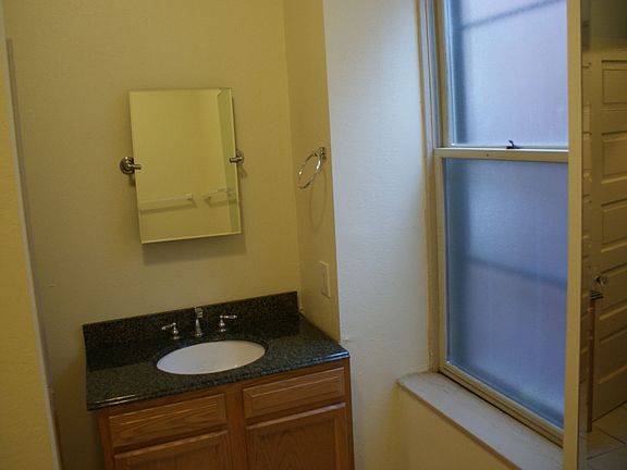 5th image of 4451 Pershing Ave #4451