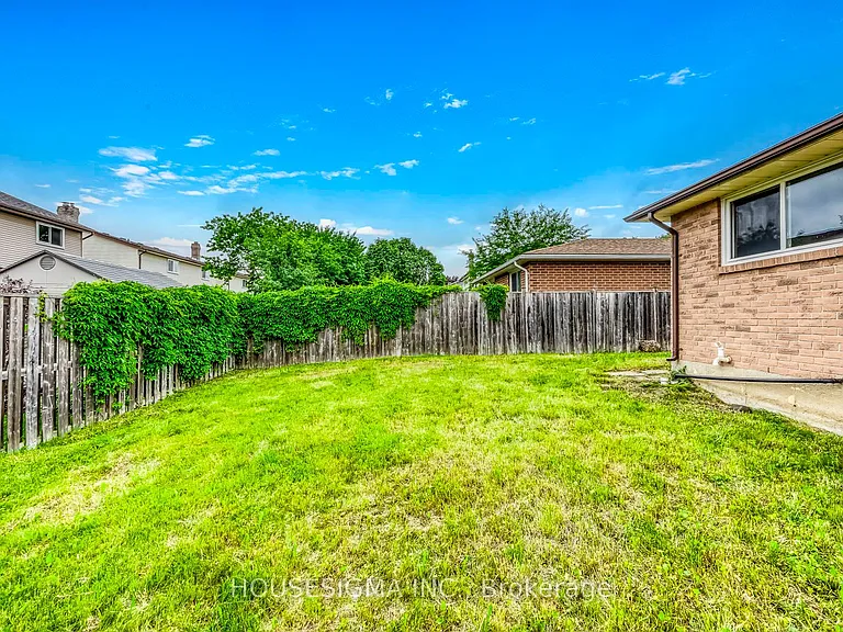 115 Scenic Wood Cres — Photo 43