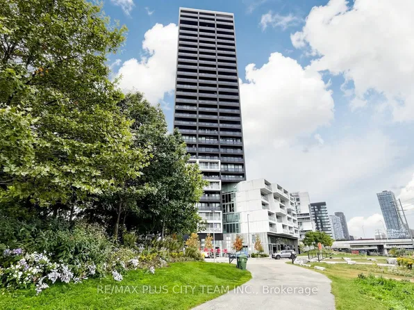 170 Bayview Ave #301, Toronto, ON M5A 0M4