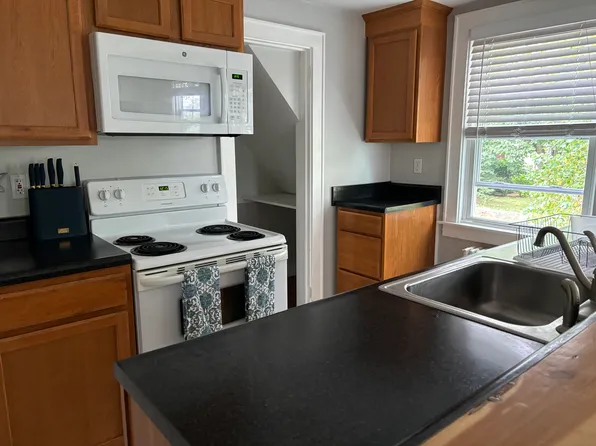 113 Maple Ave #B, Middletown, RI 02842