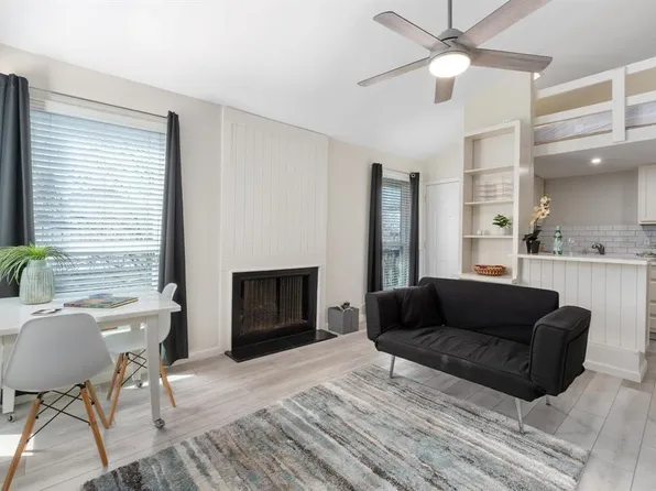 1000 W 26th St APT 211, Austin, TX 78705