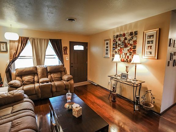 4th image of 923 Gardenside Dr