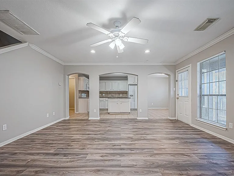 10043 Morocco Rd — Photo 4