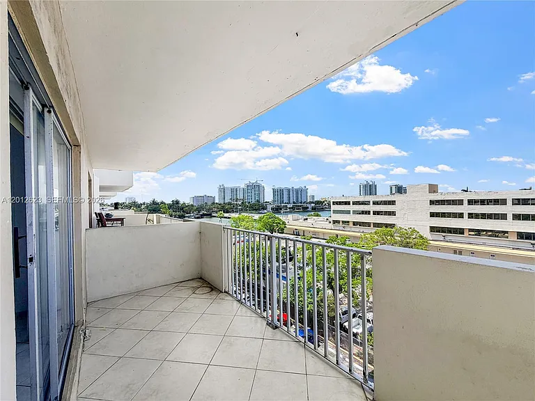 1455 N Treasure Dr #6H — Photo 11