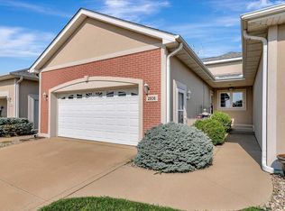 2936 Rutherford Dr, Urbana, IL 61802