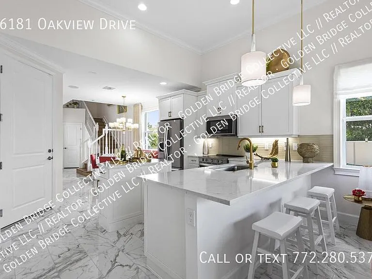 16181 Oakview Dr — Photo 2
