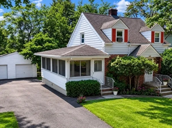 544 Abbott Ave, Ridgefield Boro, NJ 07657
