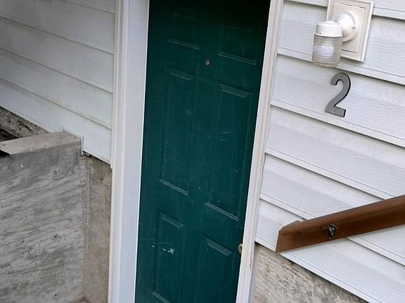 2nd image of 1958 S 4th St W #2