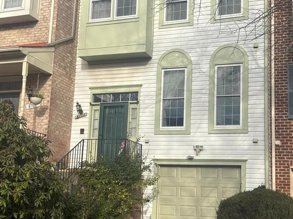 8703 Delcris Dr, Gaithersburg, MD 20886