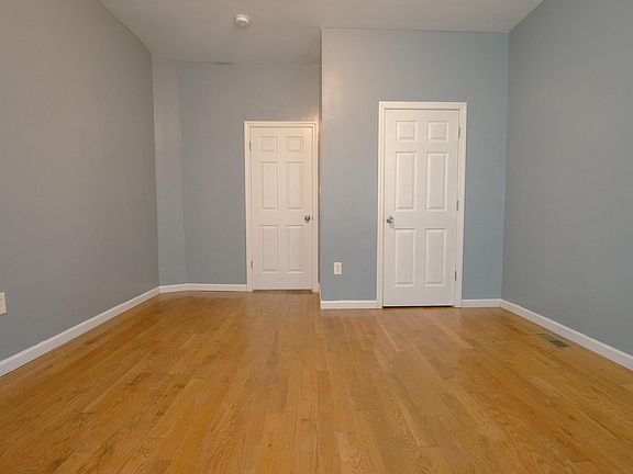 5th image of 221 S 10th St Floor 1